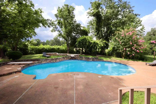 a view of livingroom with hardwood