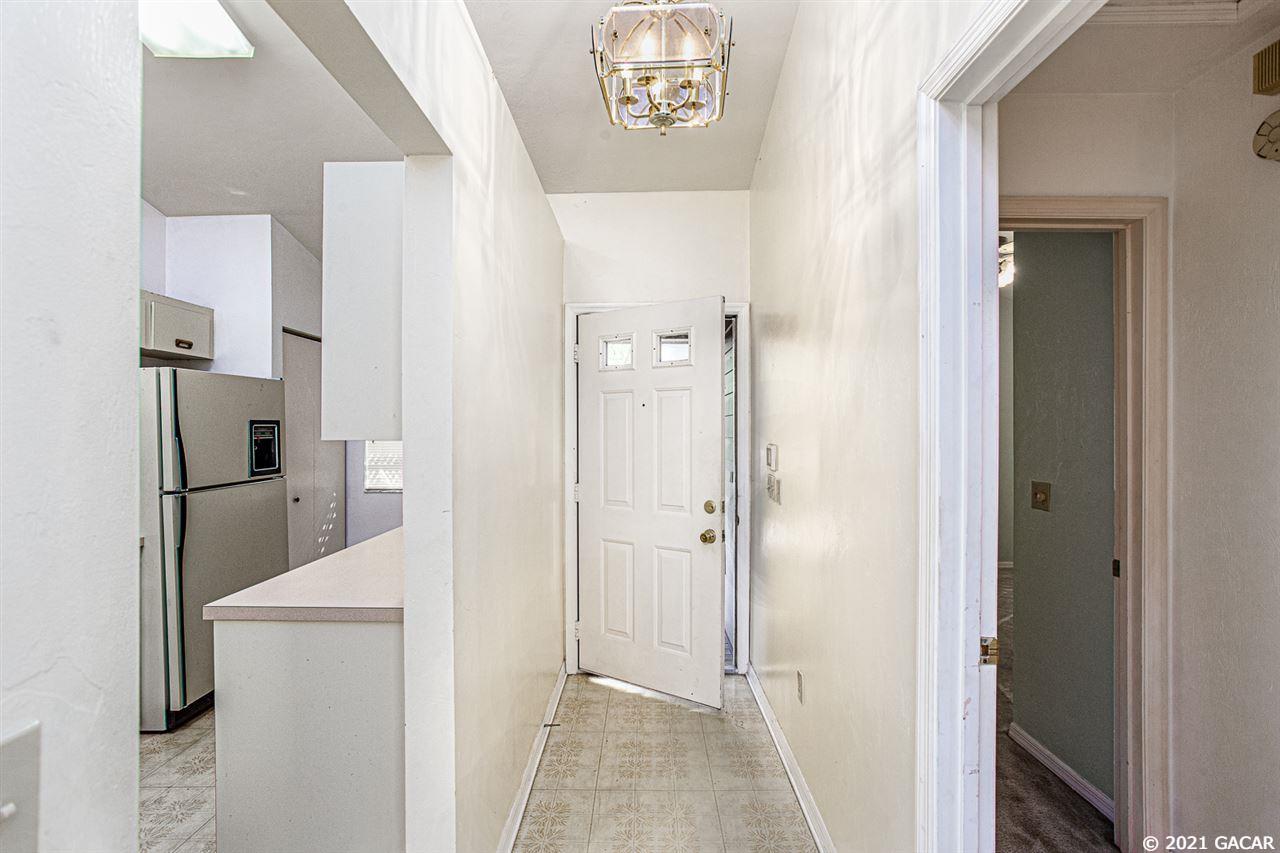 812 Southwest 50th Way Gainesville, FL 32607 - Photo 5 of 28 Gallery Image 5