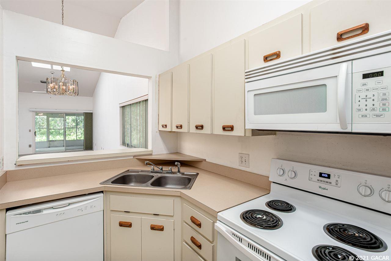 812 Southwest 50th Way Gainesville, FL 32607 - Photo 8 of 28 Gallery Image 8