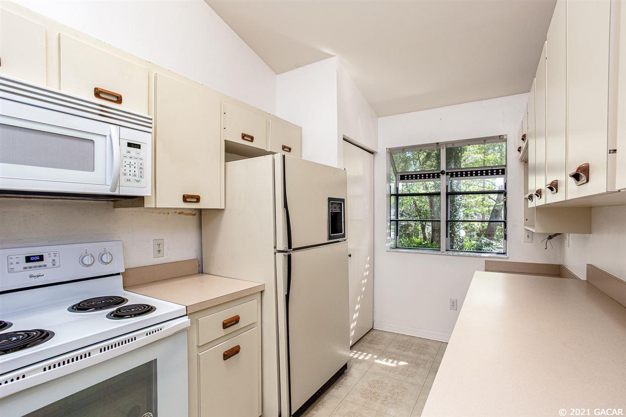 812 Southwest 50th Way Gainesville, FL 32607 - Photo 9 of 28 Gallery Image 9