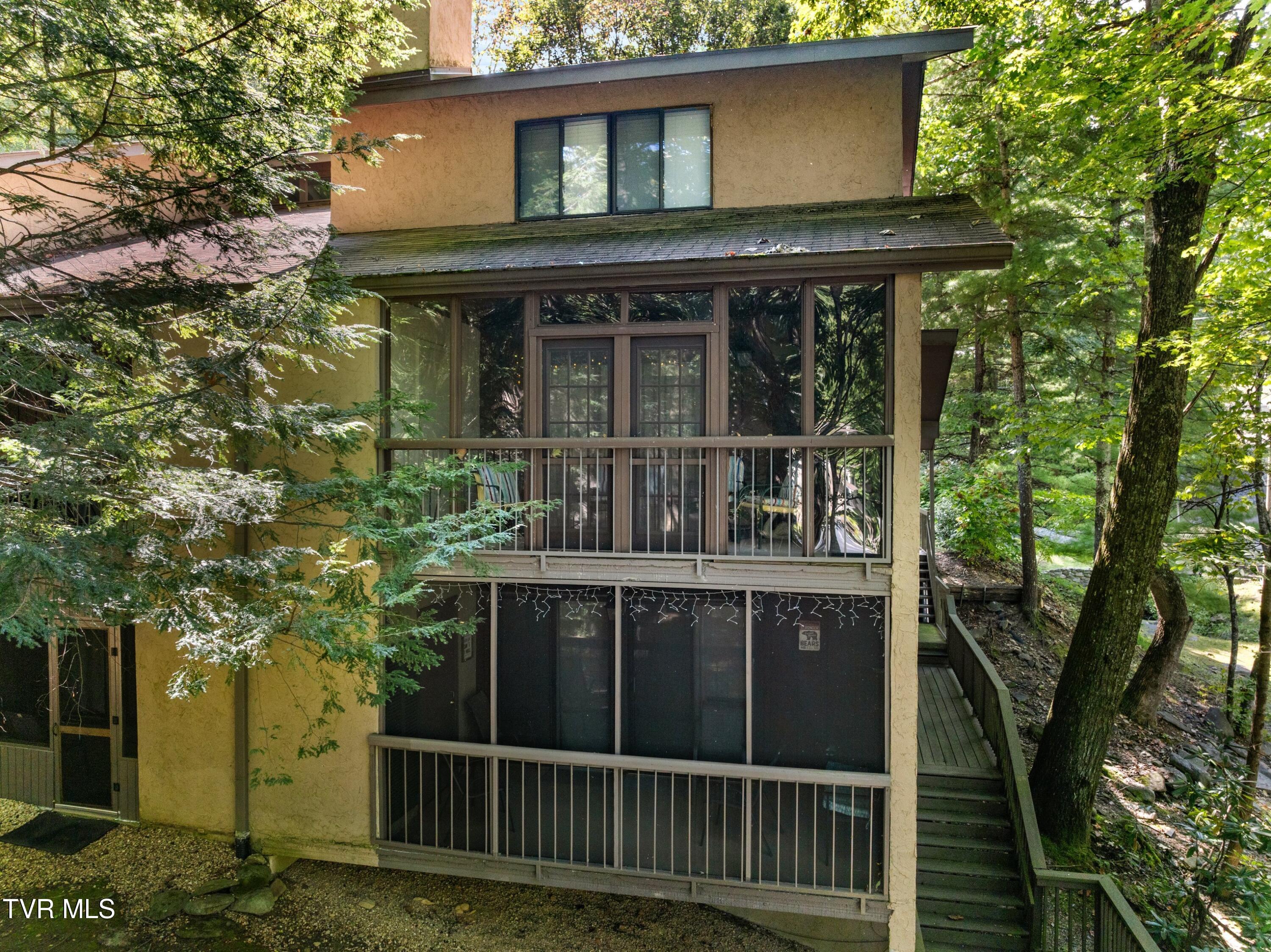 021-1235SkiMountainRoad-602-Gatlinburg-T