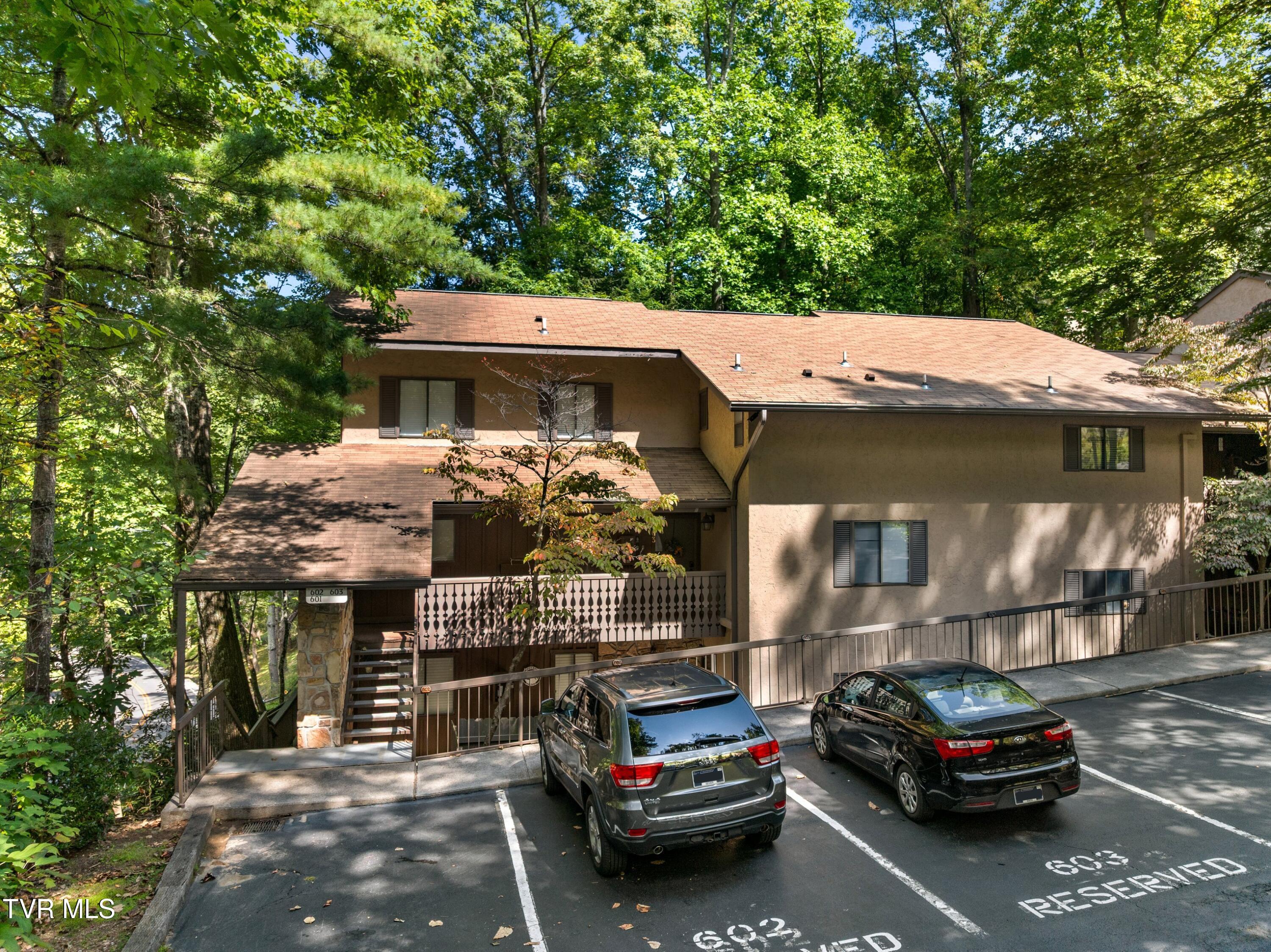 1235 Ski Mountain Road, Unit 602 Gatlinburg, TN 37738 - Photo 2 of 22 001-1235SkiMountainRoad-602-Gatlinburg-T