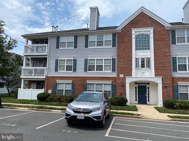 645 Constellation Square Southeast, Unit A Leesburg, VA 20175 - Photo 3 of 19 Plenty parking spaces (1 assigned)