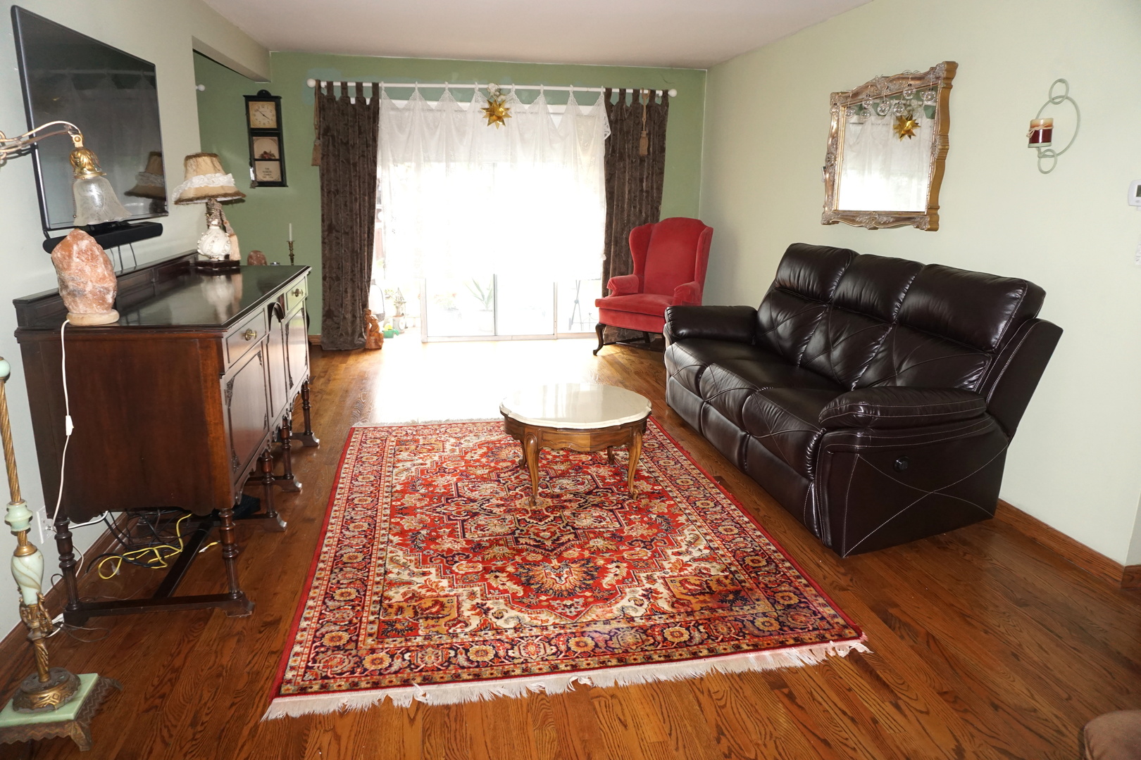 906 Ridge Square, Unit 212 Elk Grove Village, IL 60007 - Photo 2 of 12