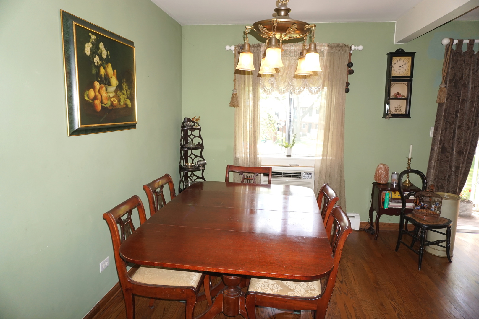 906 Ridge Square, Unit 212 Elk Grove Village, IL 60007 - Photo 4 of 12