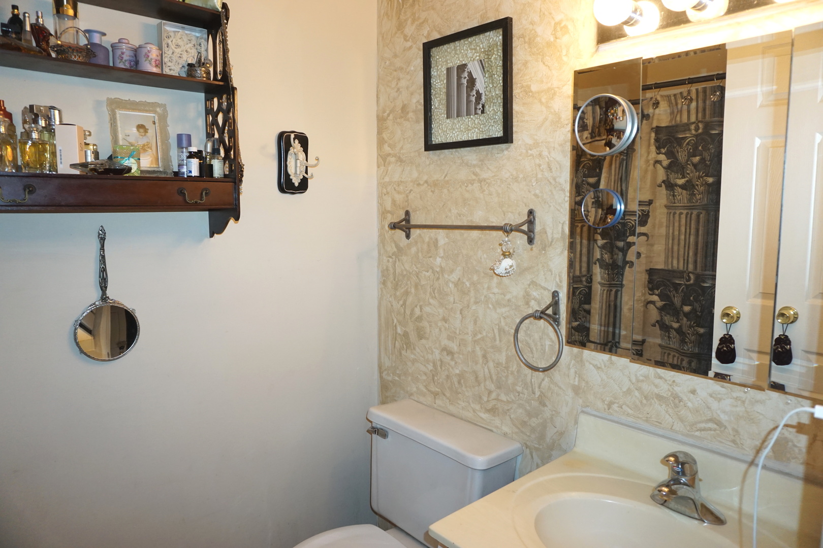 906 Ridge Square, Unit 212 Elk Grove Village, IL 60007 - Photo 7 of 12