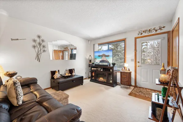 $225,000 | 13154 90th Place North, Maple Grove, MN 55369