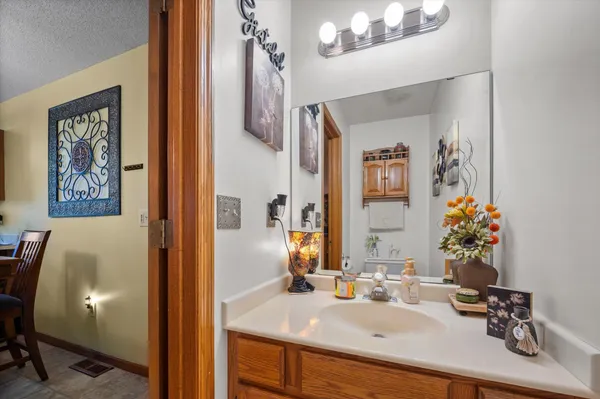 $225,000 | 13154 90th Place North, Maple Grove, MN 55369