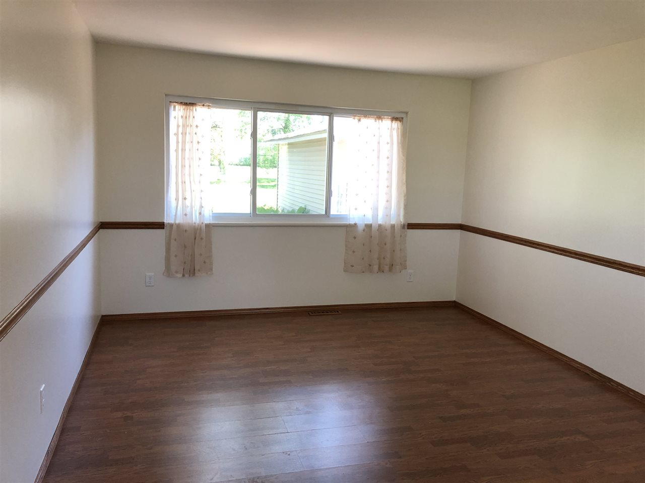 14054 North Webster Road Clio, MI 48420 - Photo 3 of 36 31382869-2.JPG