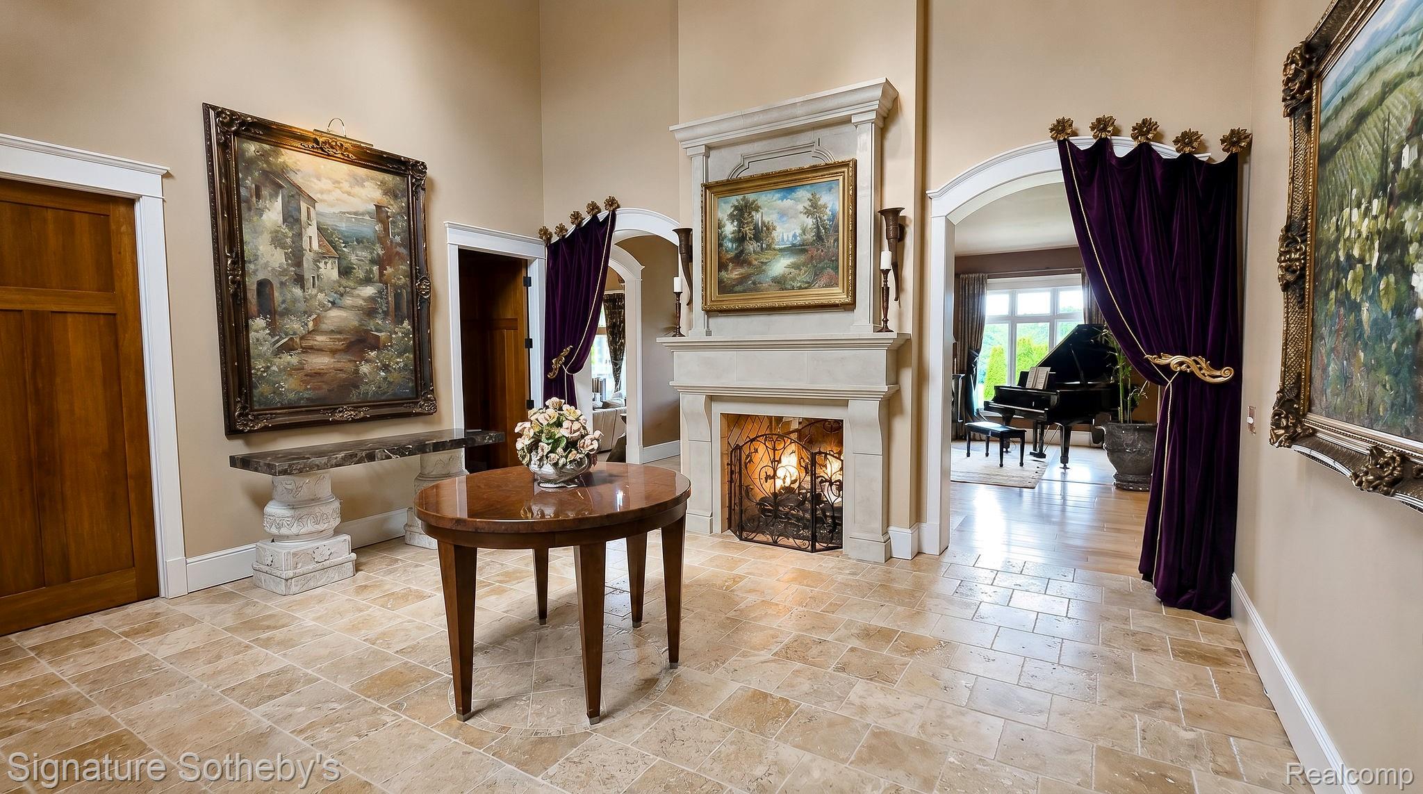 5350 Brewster Road Rochester, MI 48306 - Photo 8 of 35 BREWSTERINTERIOR-3.jpg