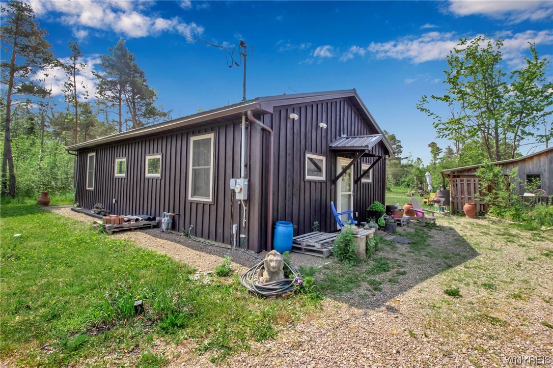 1627 Sturgeon Point Road Evans, NY 14047 - Photo 2 of 49