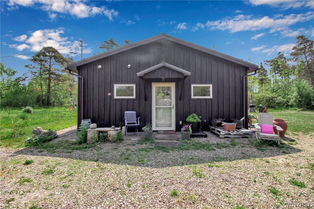 1627 Sturgeon Point Road Evans, NY 14047 - Photo 3 of 49