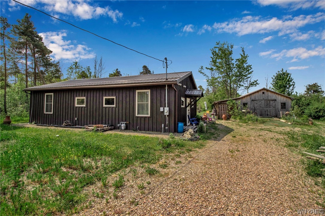 1627 Sturgeon Point Road Evans, NY 14047 - Photo 4 of 49