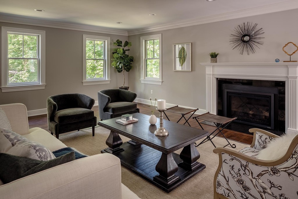 119 Walnut Hill Road Chestnut Hill, MA 02445 - Photo 2 of 12