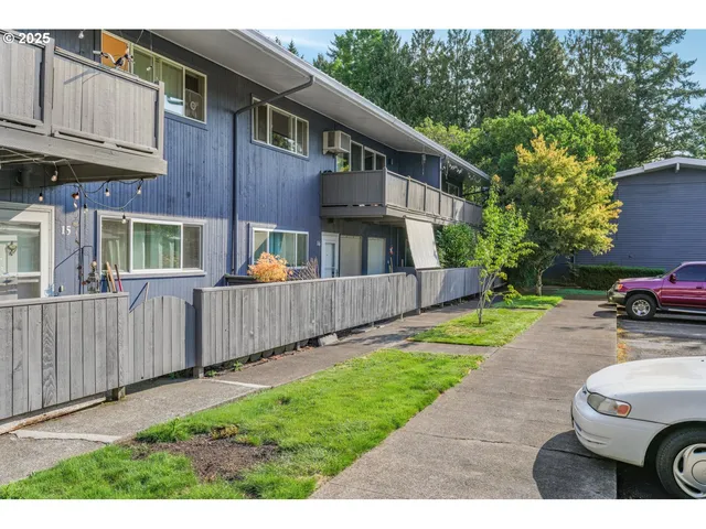 $249,000 | 10090 Southwest Beaverton Hillsdale Highway, Unit 13, Beaverton, OR 97005