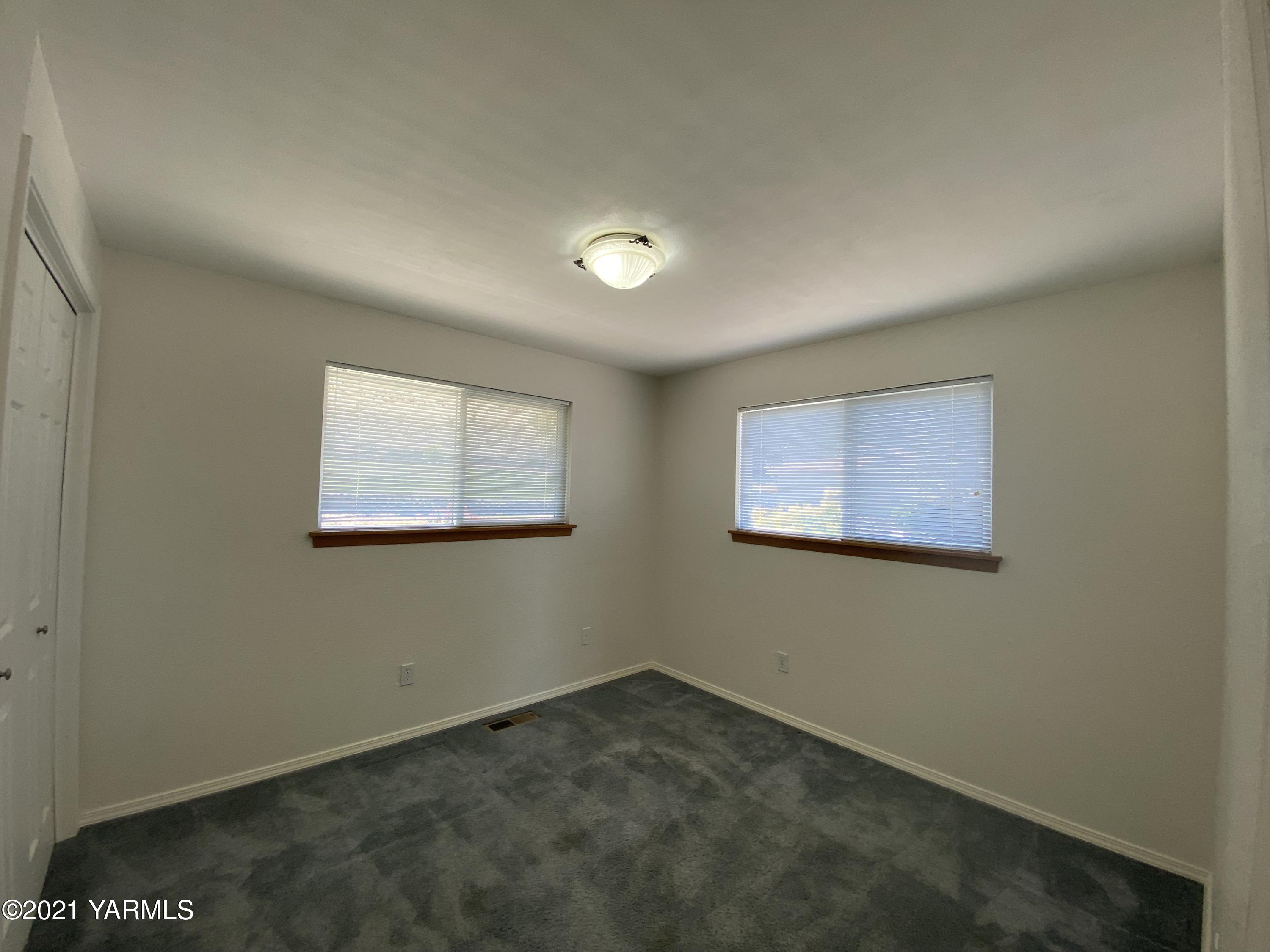 3406 Goodman Road Yakima, WA 98903 - Photo 9 of 30 Guest Room 1