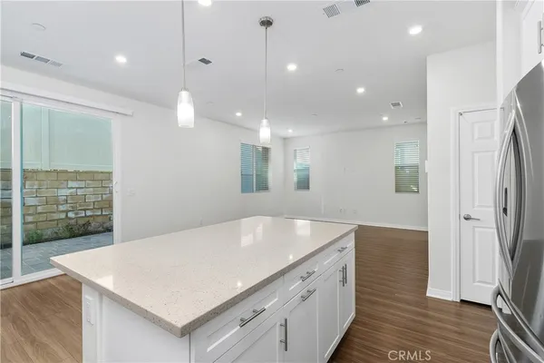 $3,000 | 913 Helena Ridge, Lake Elsinore, CA 92530