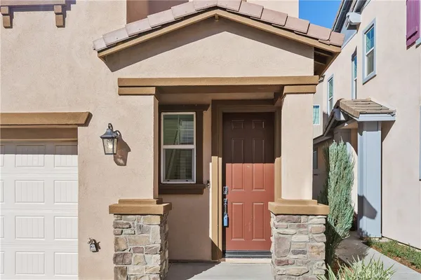 $3,000 | 913 Helena Ridge, Lake Elsinore, CA 92530