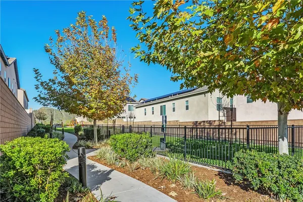 $3,000 | 913 Helena Ridge, Lake Elsinore, CA 92530