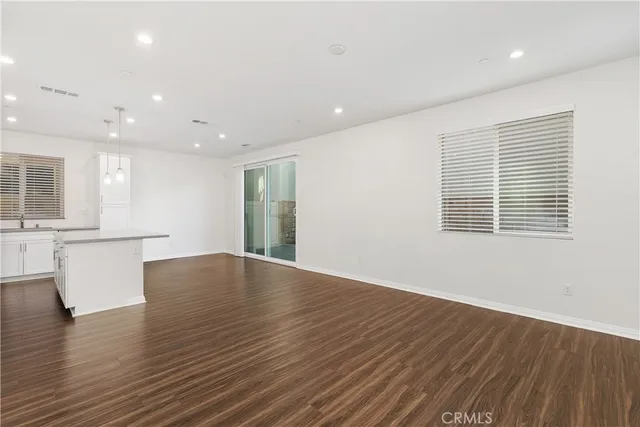 $3,000 | 913 Helena Ridge, Lake Elsinore, CA 92530