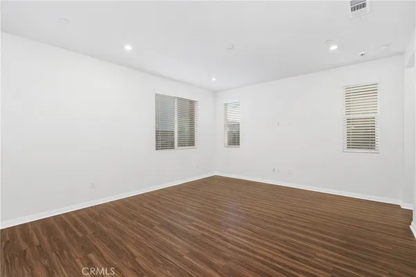 $3,000 | 913 Helena Ridge, Lake Elsinore, CA 92530