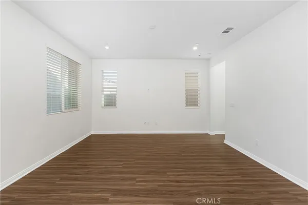 $3,000 | 913 Helena Ridge, Lake Elsinore, CA 92530