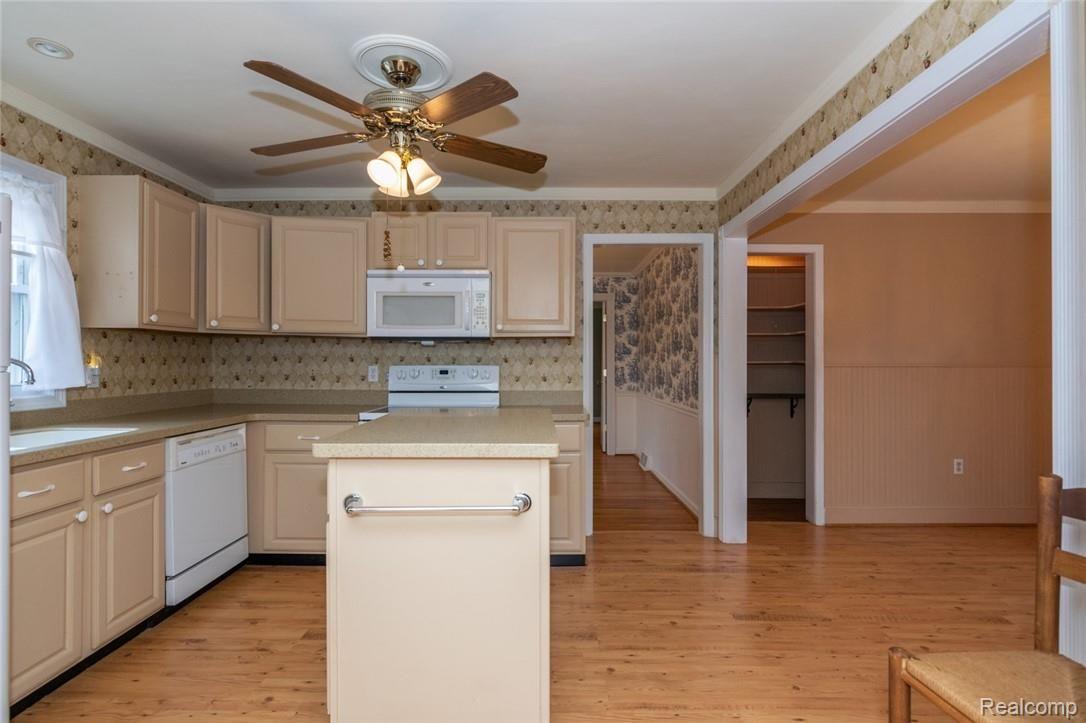 111 East Predmore Road Oakland, MI 48363 - Photo 9 of 34 11_DSC_5668_mls.jpg
