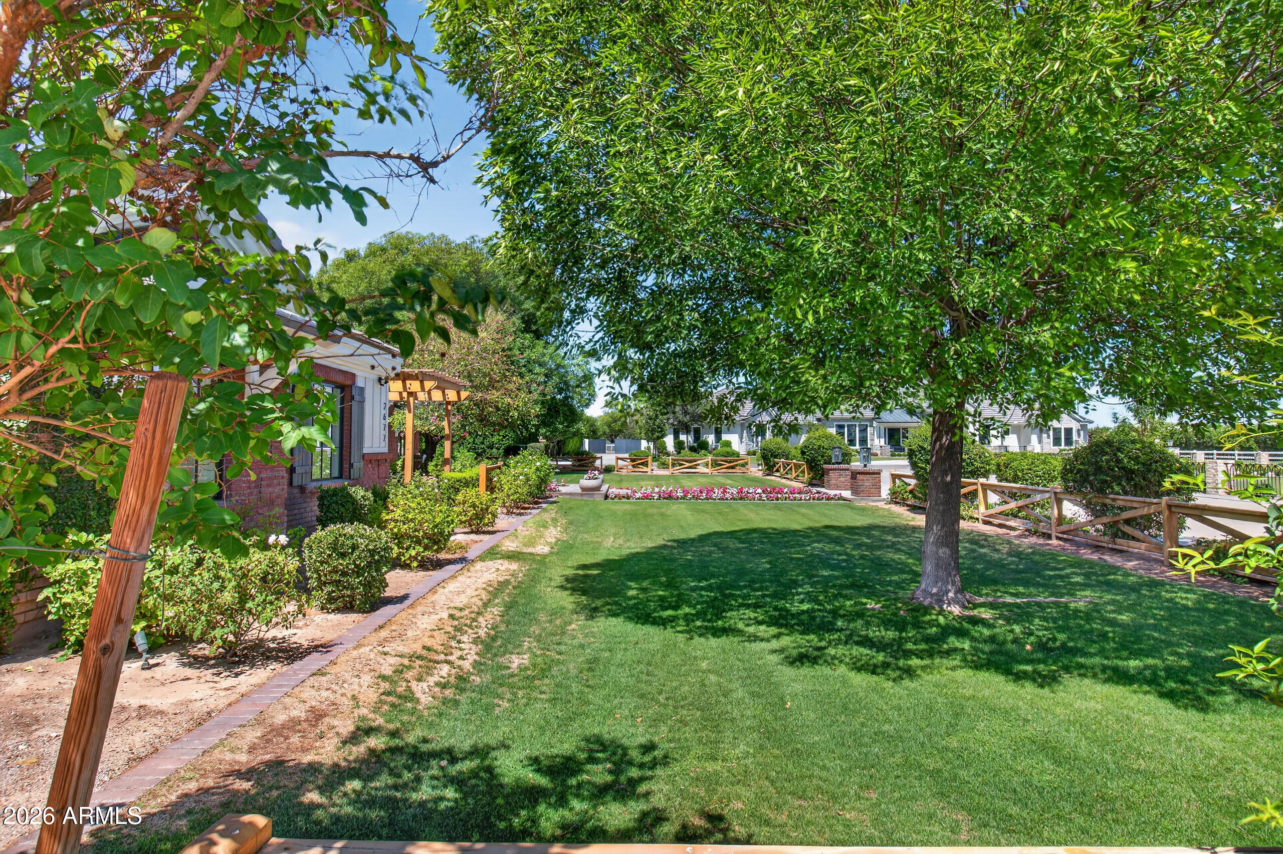 2677 East Queen Creek Road Gilbert, AZ 85297 - Photo 8 of 128 Front 9