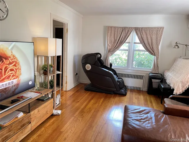 $878,000 | 1306 6th Avenue, New Hyde Park, NY 11040