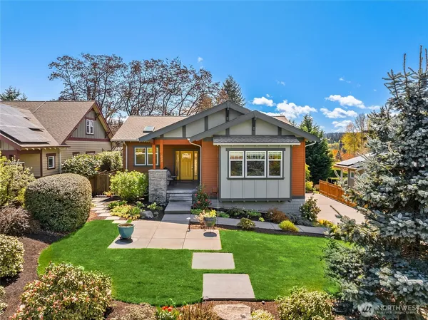 $1,428,000 | 633 Pierce Court Northwest, Bainbridge Island, WA 98110
