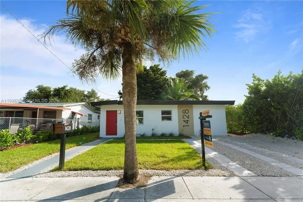 $3,300 | 1428 Northeast 153rd Terrace, North Miami Beach, FL 33162