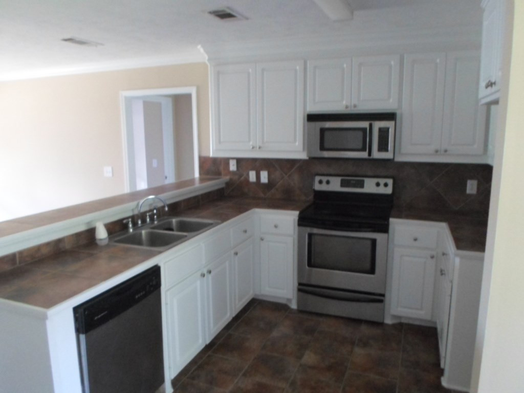 404 Vining Court Byram, MS 39272 - Photo 4 of 12 Photo 4