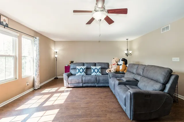 $2,050 | 1808 Powers Road, Unit 1808, Woodstock, IL 60098