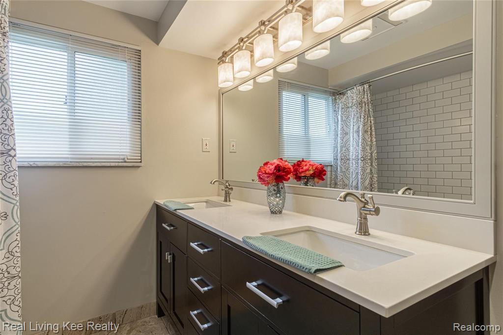 1088 North Adams Road Rochester Hills, MI 48306 - Photo 27 of 49