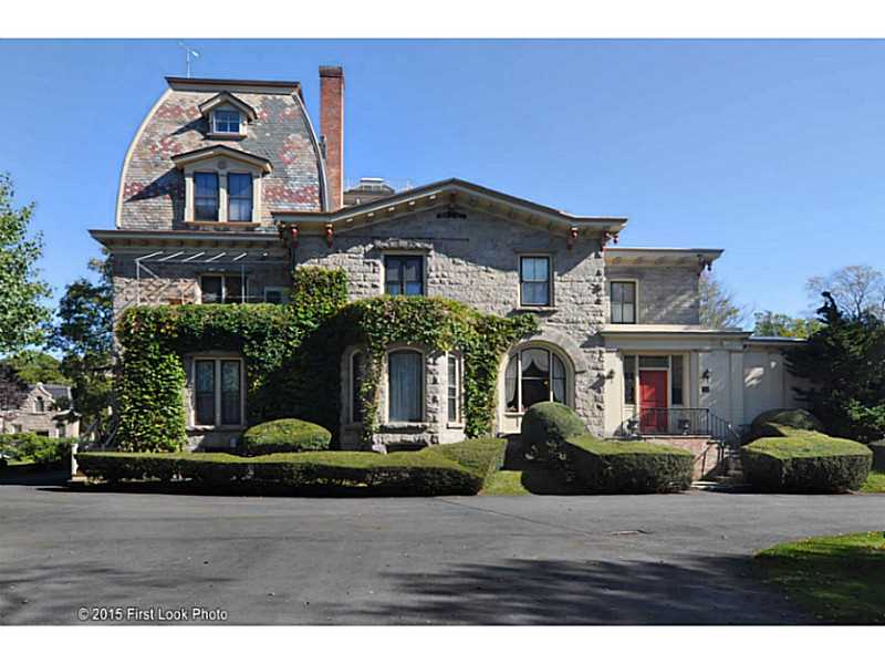 50 Old Beach Road, Unit 7 Newport, RI 02840 - Photo 1 of 18 Exterior Front.
