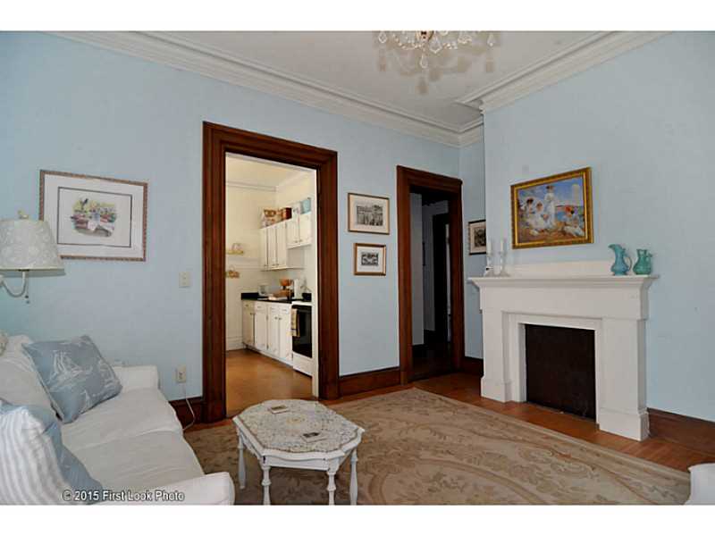 50 Old Beach Road, Unit 7 Newport, RI 02840 - Photo 12 of 18 Living Room.