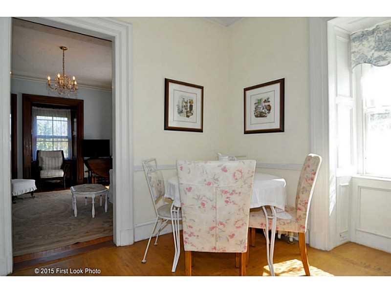 50 Old Beach Road, Unit 7 Newport, RI 02840 - Photo 9 of 18 Kitchen.