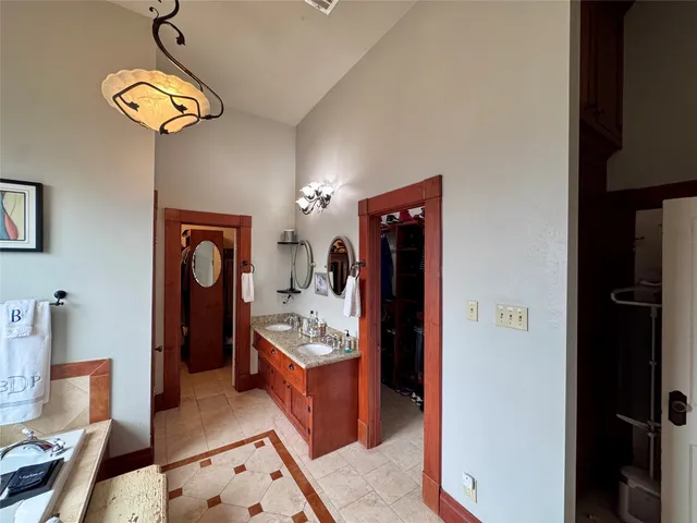 $2,895 | 1615 Houston Avenue, Houston, TX 77007