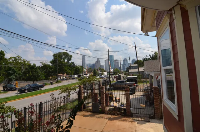 $2,895 | 1615 Houston Avenue, Houston, TX 77007