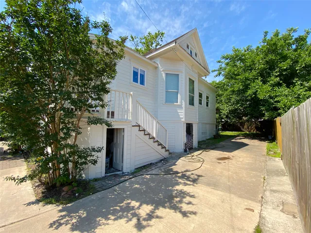 $2,895 | 1615 Houston Avenue, Houston, TX 77007