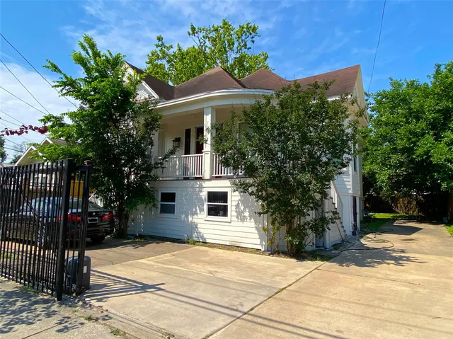 $2,895 | 1615 Houston Avenue, Houston, TX 77007