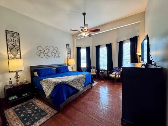 $2,895 | 1615 Houston Avenue, Houston, TX 77007