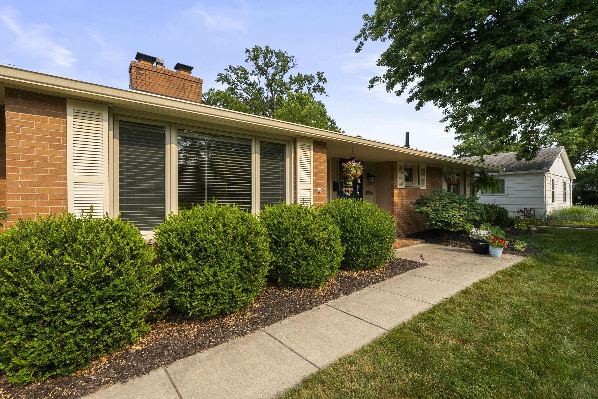 3956 Mountview Road Upper Arlington, OH 43220 - Photo 70 of 85 Walkway