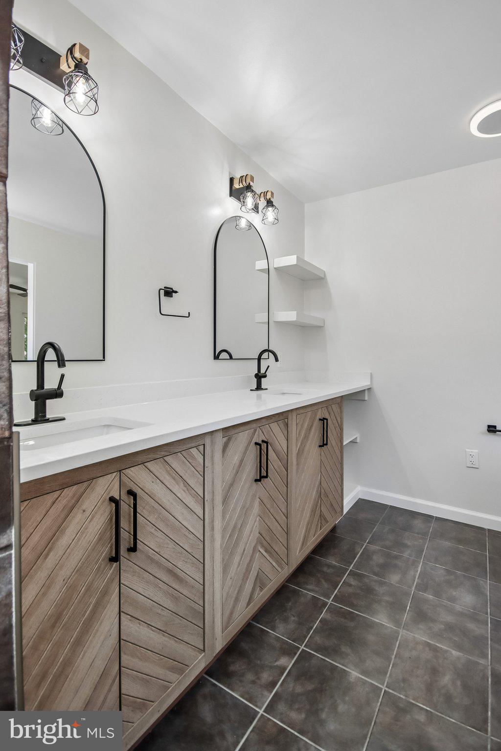 2121 Cabots Point Lane Reston, VA 20191 - Photo 10 of 20
