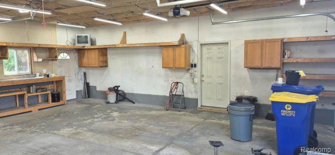 2751 Mann Road Waterford, MI 48329 - Photo 42 of 54 42.jpg