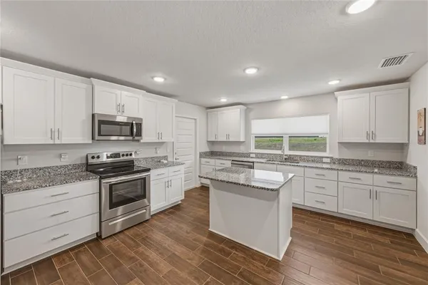 $629,900 | 41049 Stanton Hall Drive, Dade City, FL 33525