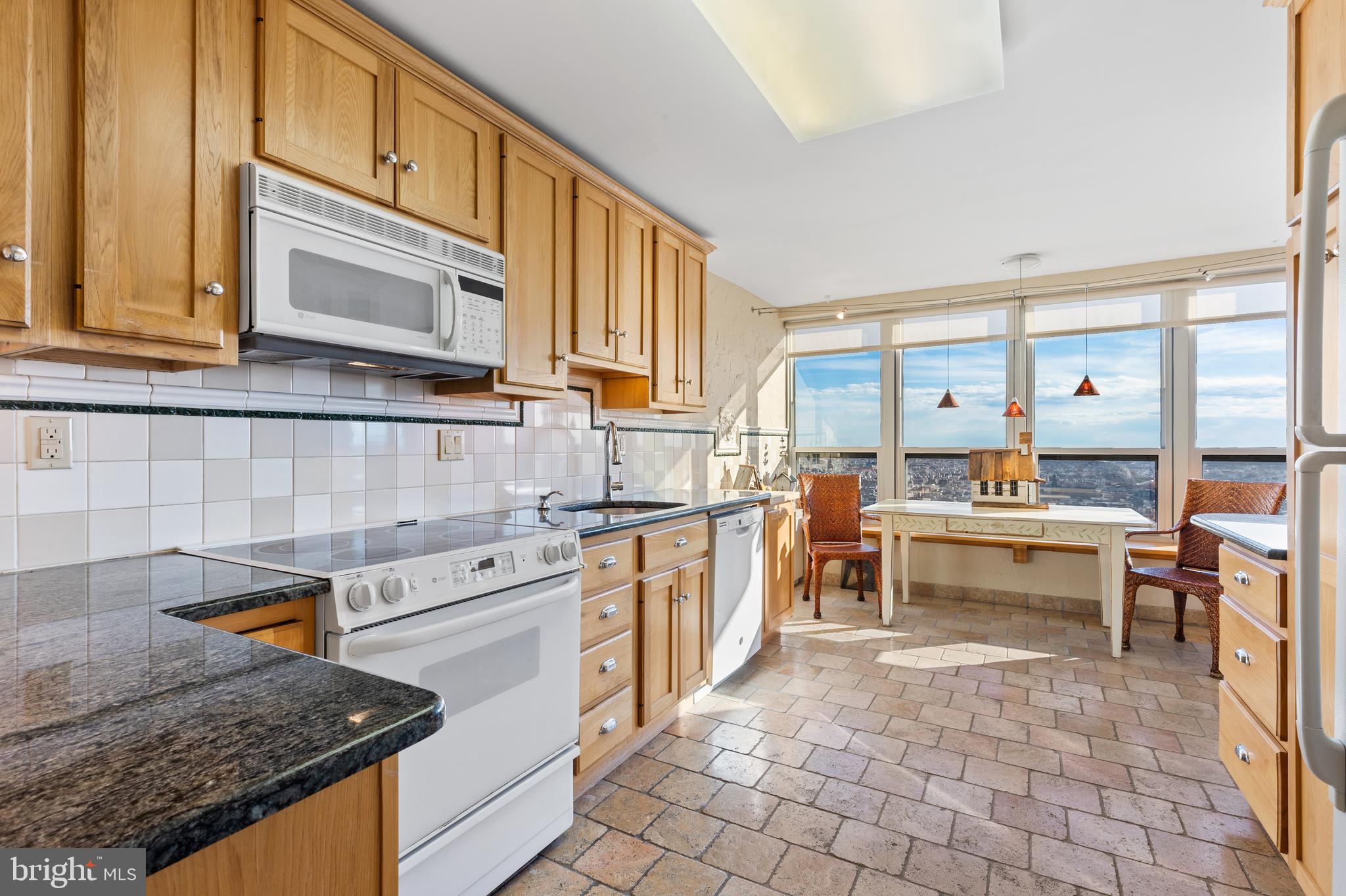224-230 West Rittenhouse Square, Unit 2812 13 Philadelphia, PA 19103 - Photo 12 of 31