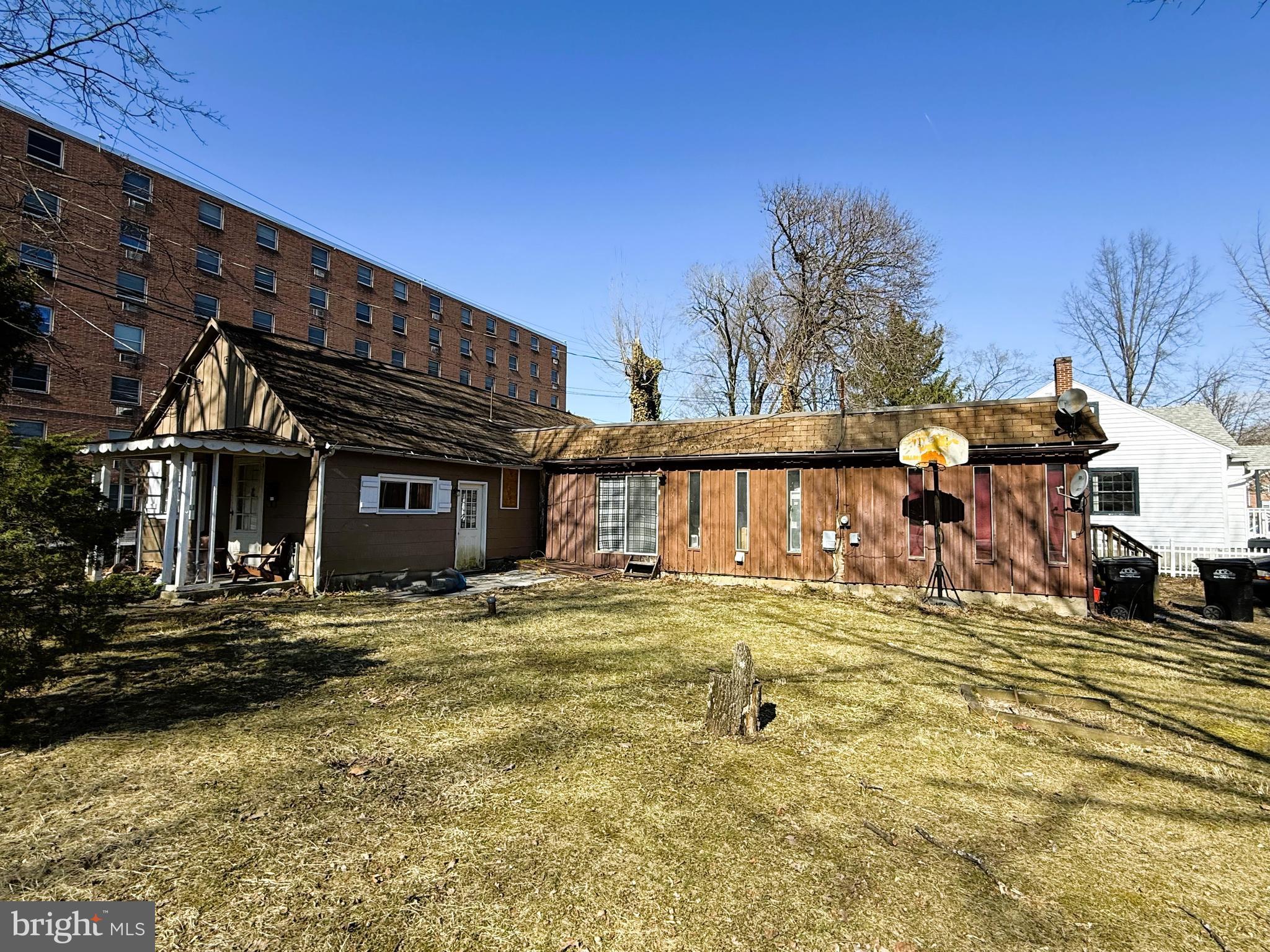 a view of a house with a big yard