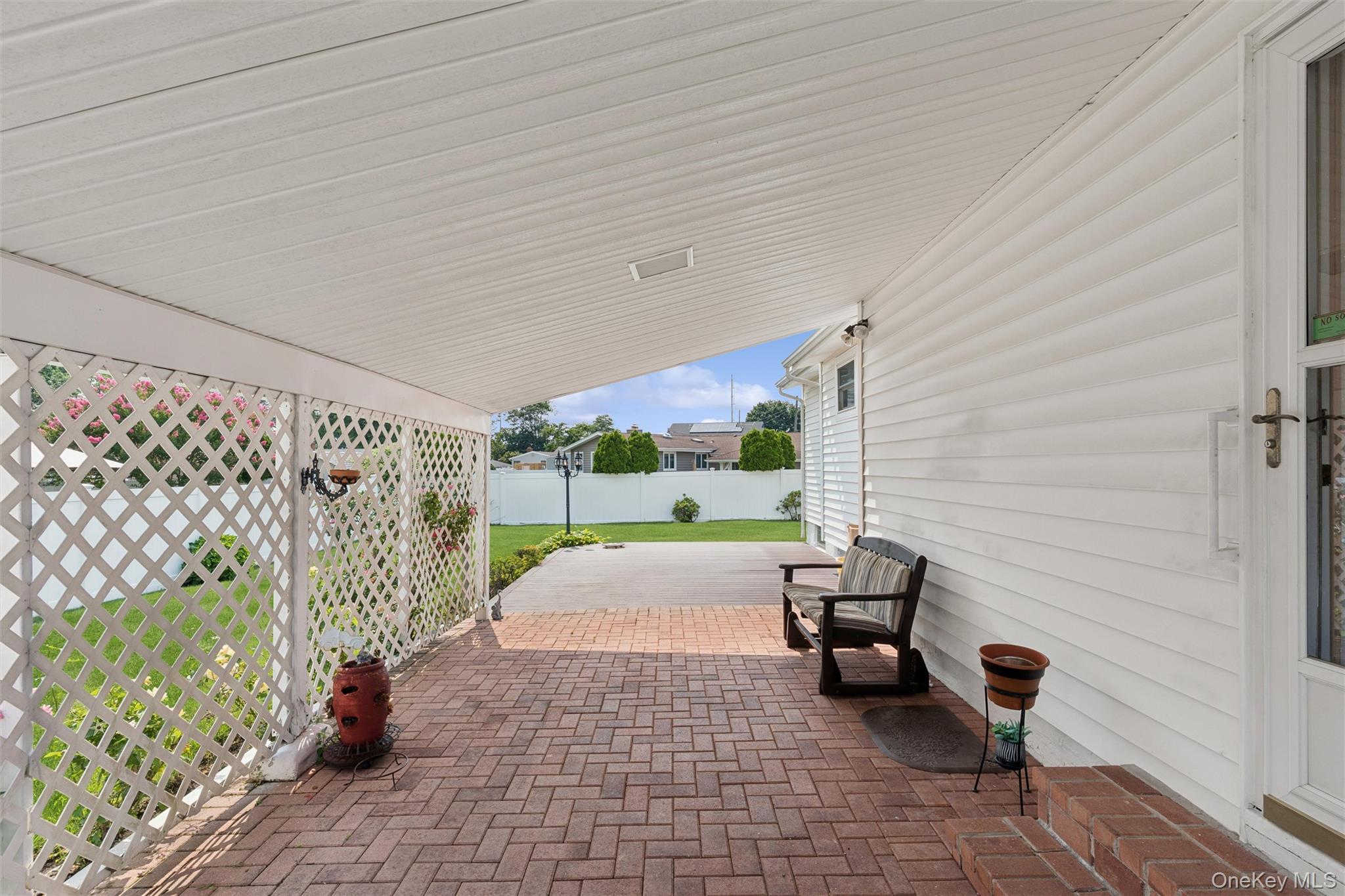 114 Miller Road Hicksville, NY 11801 - Photo 6 of 40