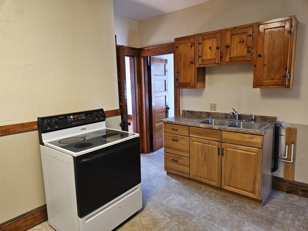 30 Bemis Street, Unit 3 Chicopee, MA 01013 - Photo 3 of 26